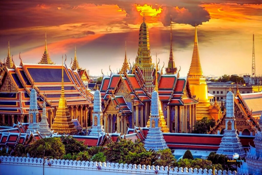 The Grand Palace in Bangkok Thailand at sunset – Auasia Travel